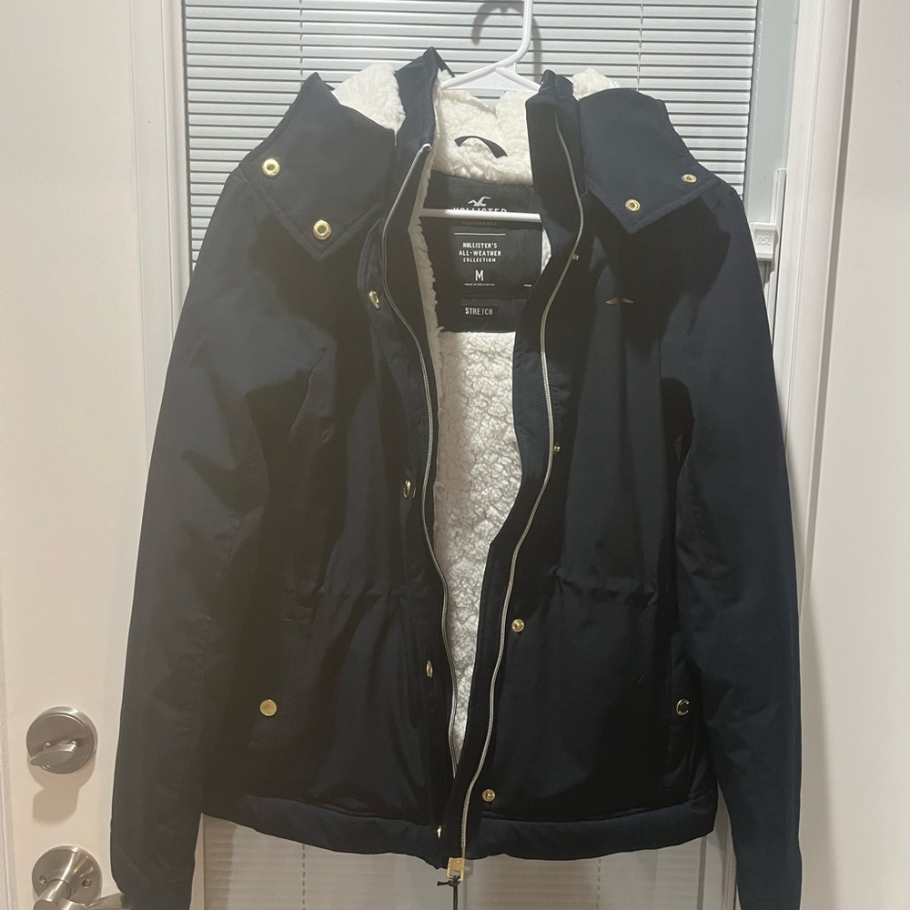 Hollister Fleece-lined coat. water resistant. Navy blue, hooded, NWT